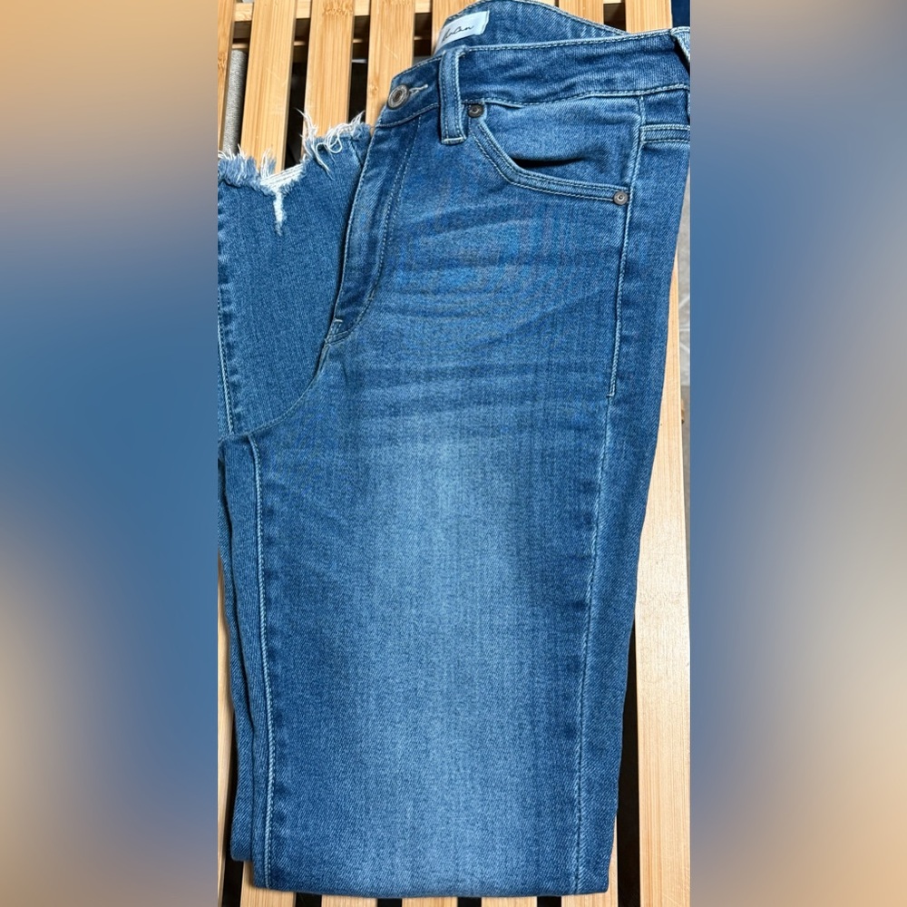 KanCan Distressed Blue Ankle Jeans